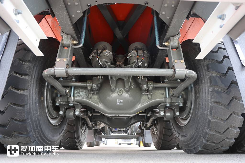Sitrak G7S Plateau Version Dump Truck: Equipped with 580HP MAN Engine & Ultra-Comfortable Interior – A Live Review