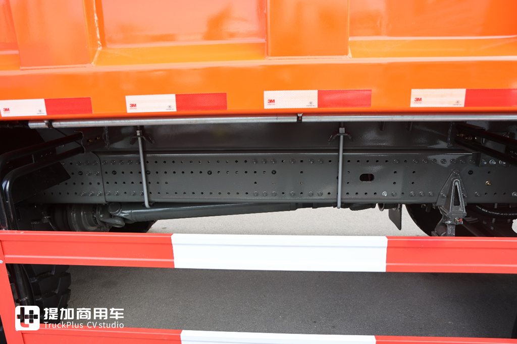 Sitrak G7S Plateau Version Dump Truck: Equipped with 580HP MAN Engine & Ultra-Comfortable Interior – A Live Review