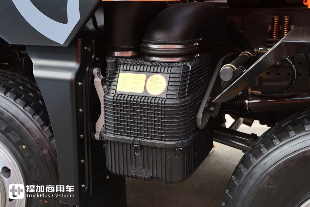 Sitrak G7S Plateau Version Dump Truck: Equipped with 580HP MAN Engine & Ultra-Comfortable Interior – A Live Review