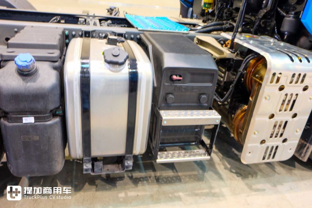 Continuing the Tianlong Legacy? Dongfeng KH Debuts on an All-New Platform – Live Review Reveals What’s Different!