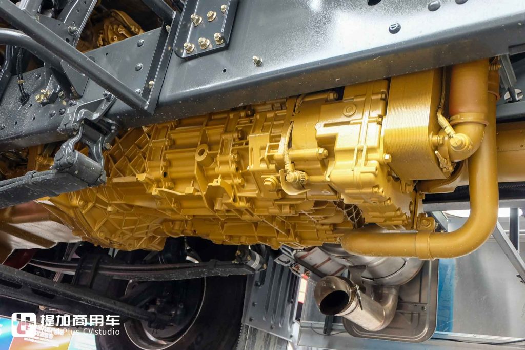 Dragon Spirit Powers Chinese Truck Culture! Modified Chenglong HK Makes a Striking Debut – Custom Parts Elevate Its Dominance!