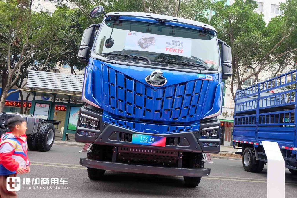 Built for High-Altitude Heavy-Duty Dump Work? 600 HP + Flat-Floor Cab — This Chenglong HK Delivers Serious Power!