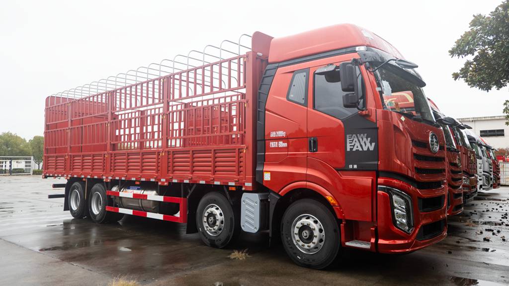 FAW J6V 8×4 Cargo Truck: Defining a New Standard for High-Efficiency Operation