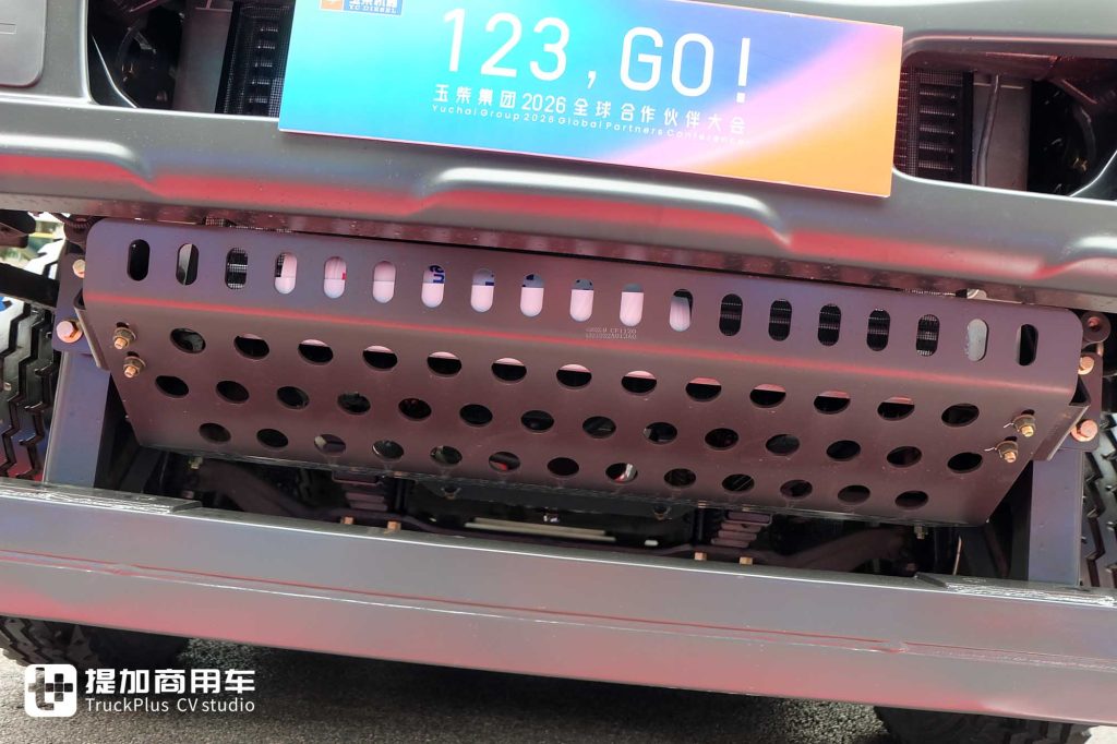 Built for High-Altitude Heavy-Duty Dump Work? 600 HP + Flat-Floor Cab — This Chenglong HK Delivers Serious Power!